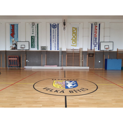 Cvičení v hale TJ Spartak s Víťou Kratochvílem